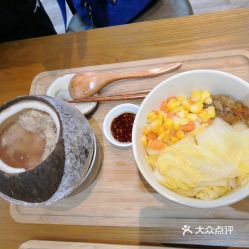 佛山美食探秘 原只椰子燉老鴨，口感與健康的完美融合