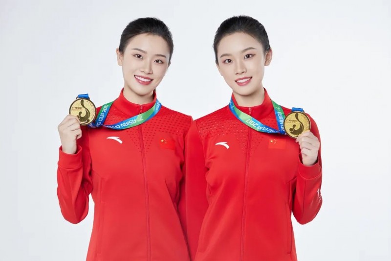 雙姝躍浪，椰香遠(yuǎn)揚(yáng)——宗師傅食品官宣簽約世界跳水冠軍夏冰清、夏玉潔為形象代言人